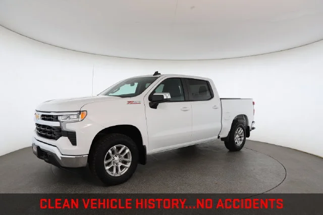 Used 2024 White Chevrolet LT image 2