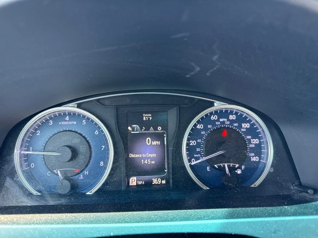 Used 2016 White Toyota XLE image 22