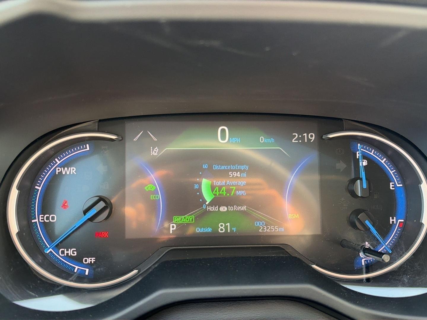 Used 2025 Wind Chill Pearl Toyota XLE Premium image 2