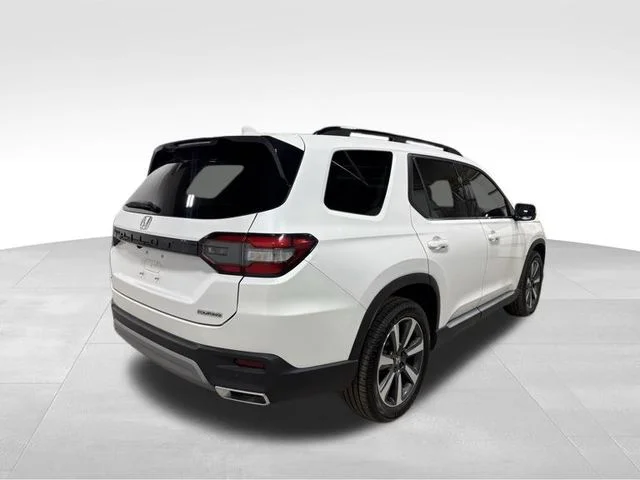 Used 2024 Platinum White Pearl Honda Touring image 7