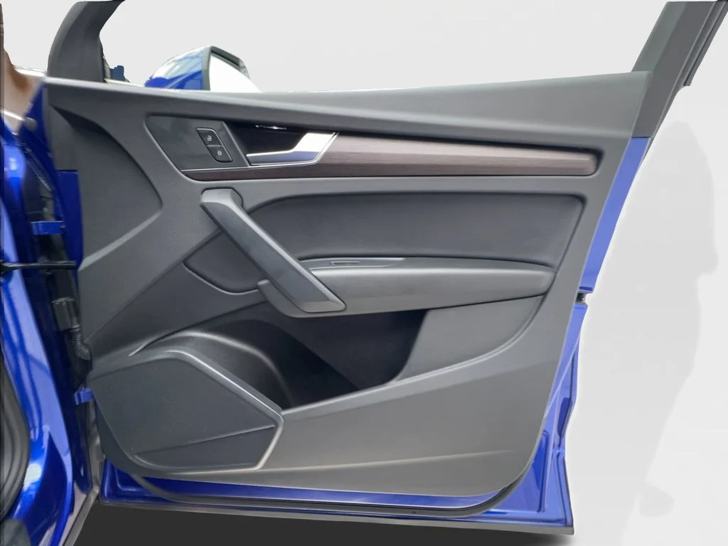 Used 2022 Blue Audi  image 33