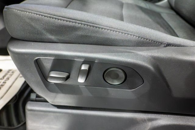 New 2026 Summit White Chevrolet LT (2FL) image 13