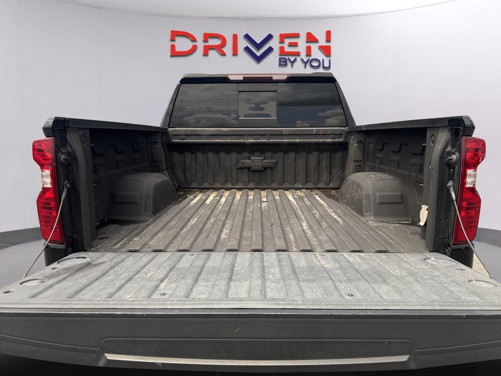 Used 2021 BLACK Chevrolet LT image 32