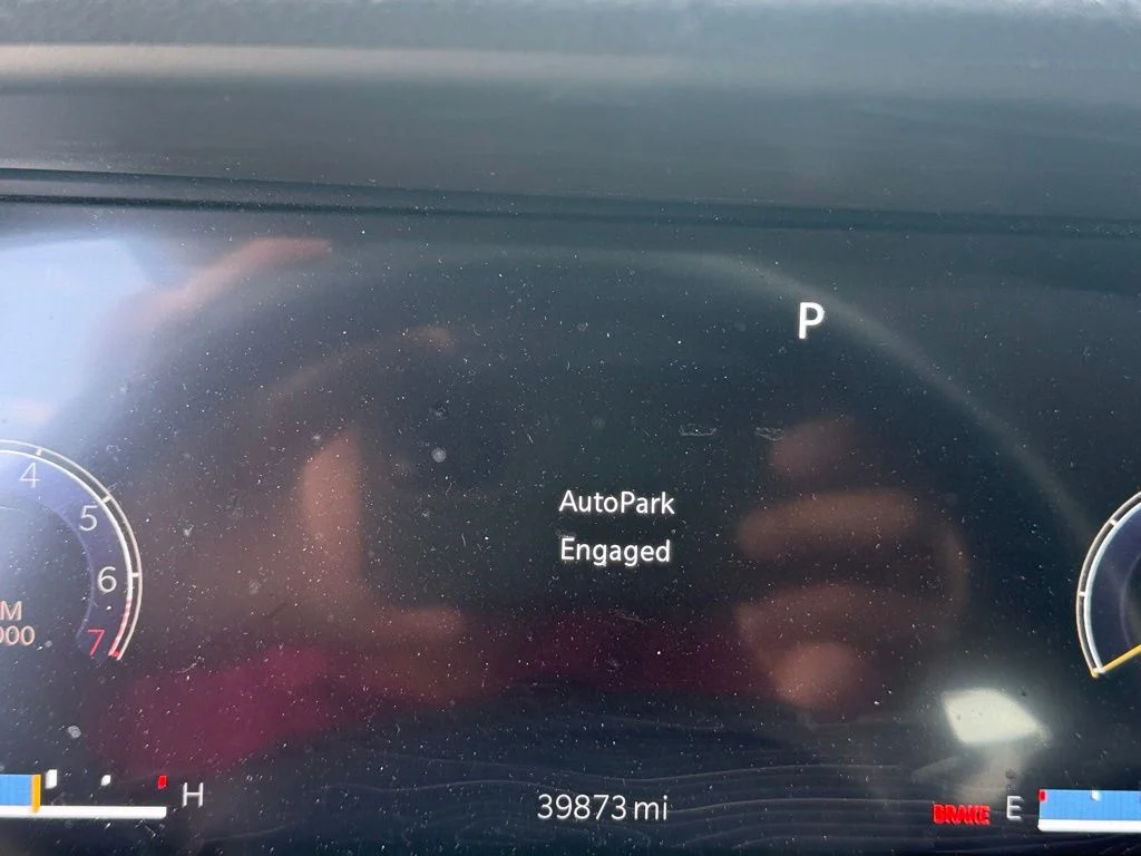 Used 2022 Gray Jeep Laredo image 13