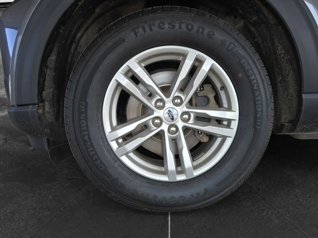 Used 2022 Gray Metallic Ford Base image 14