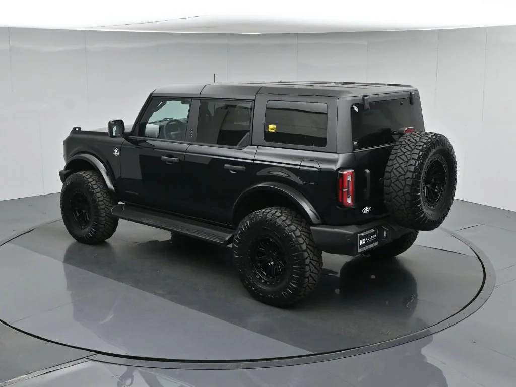New 2026 Shadow Black Ford Outer Banks image 41