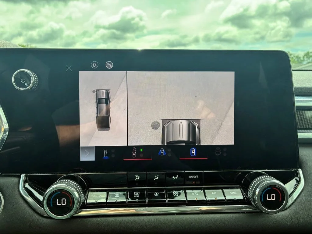 Used 2024 Summit White GMC Elevation image 36
