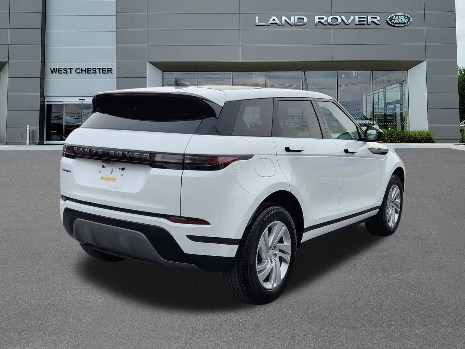 Certified Used 2024 Fuji White Land Rover S image 4