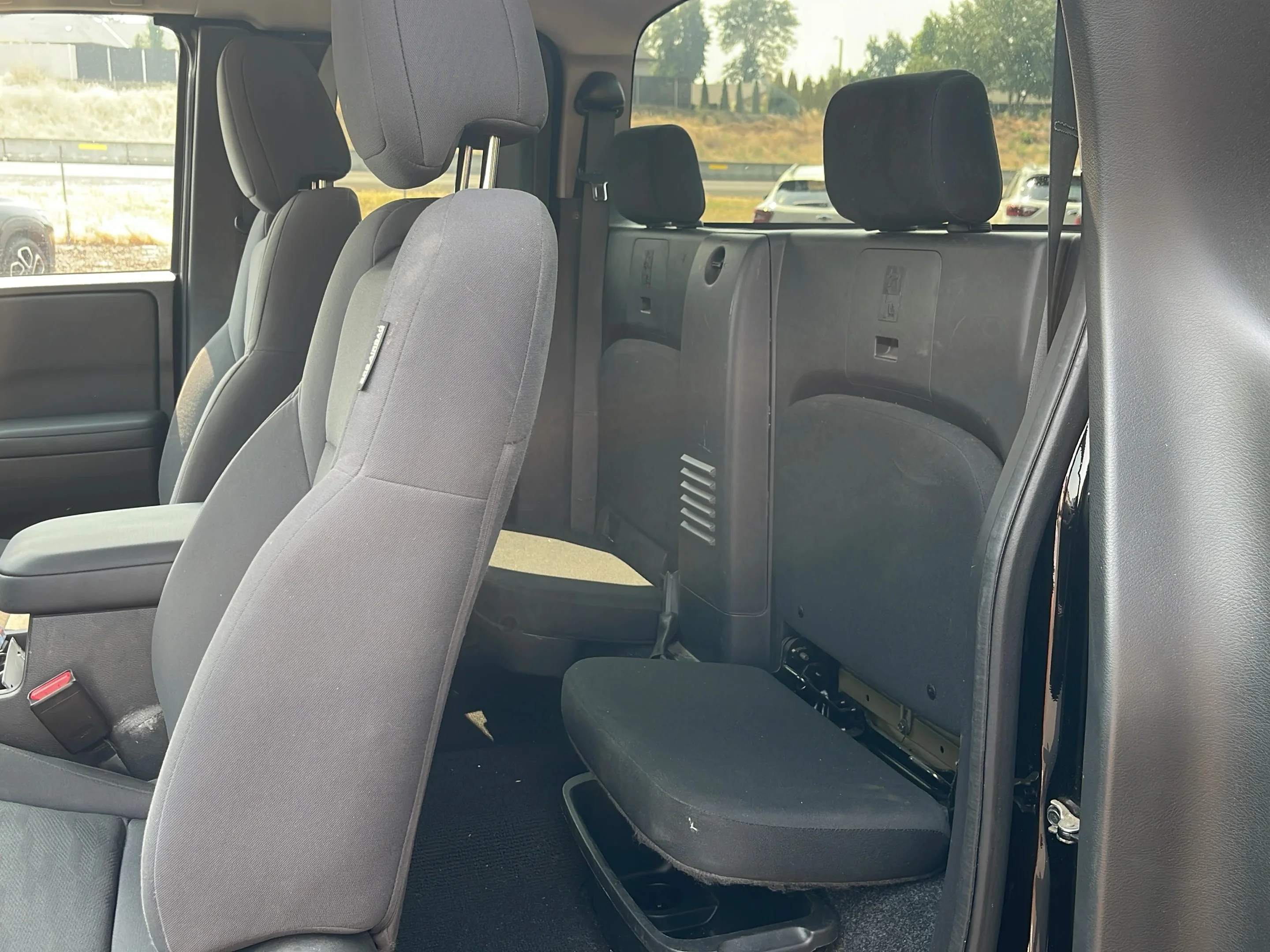 2022 Nissan Frontier S - Photo 11