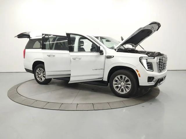 Used 2025 White GMC Denali image 10