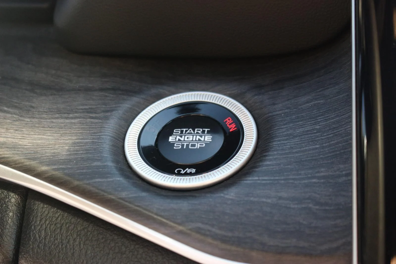 Used 2024 Grey Jeep 4x4 image 32