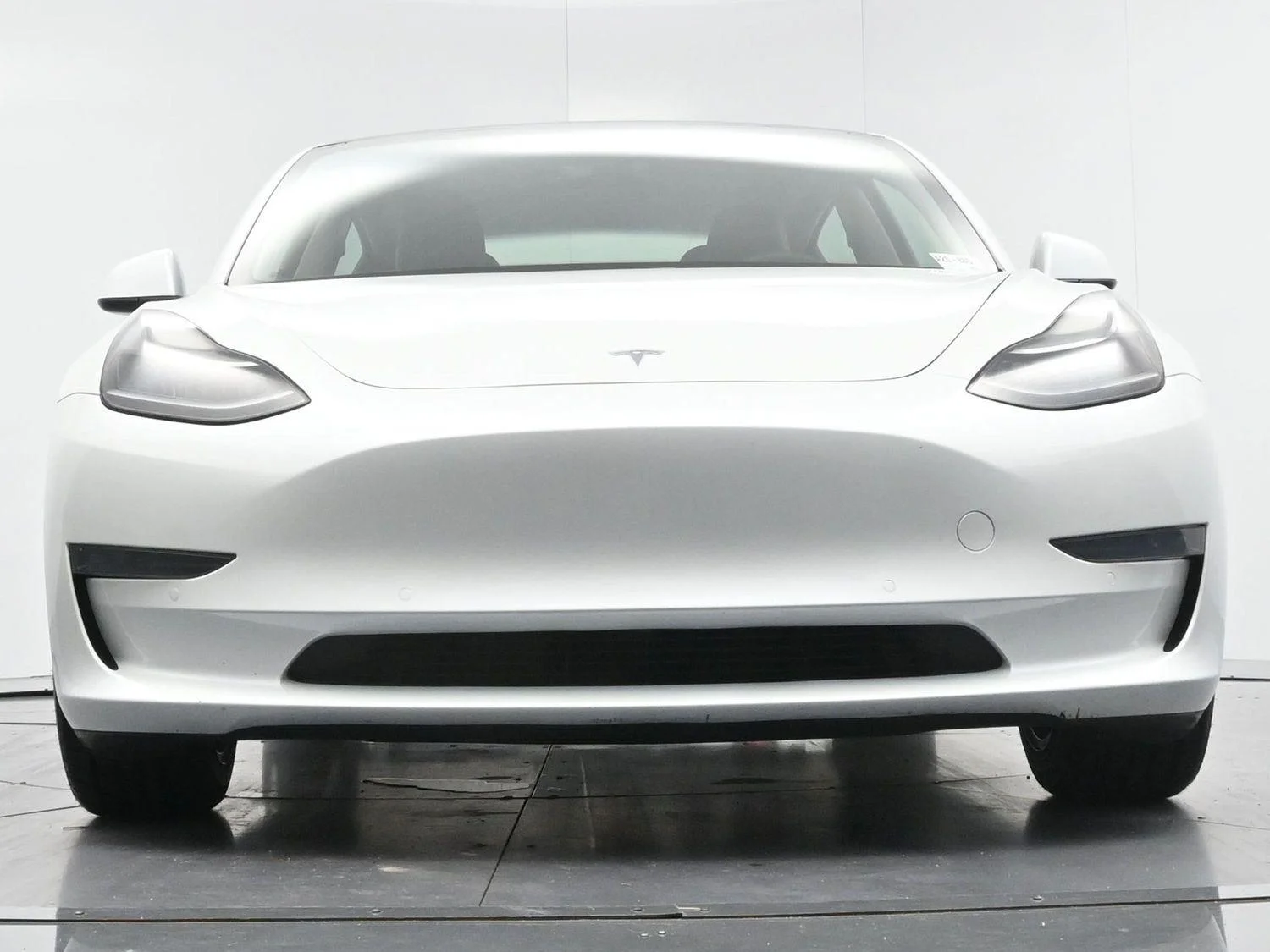 Used 2021 Pearl White Multi-Coat Tesla Standard Range Plus image 44