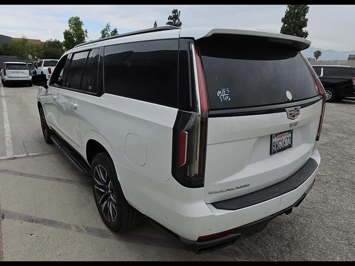 Used 2021 CRYSTAL WHITE TRICOAT Cadillac Sport image 8
