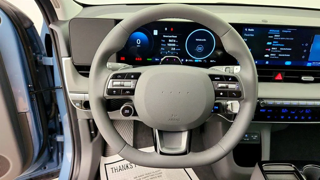 Used 2025 Lucid Blue Hyundai SE RWD image 12