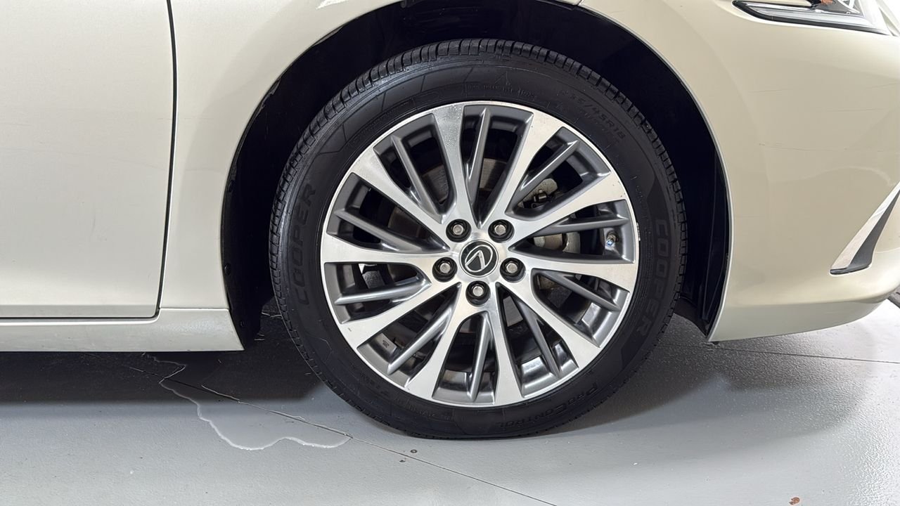 Used 2020 Beige Lexus 350 image 21