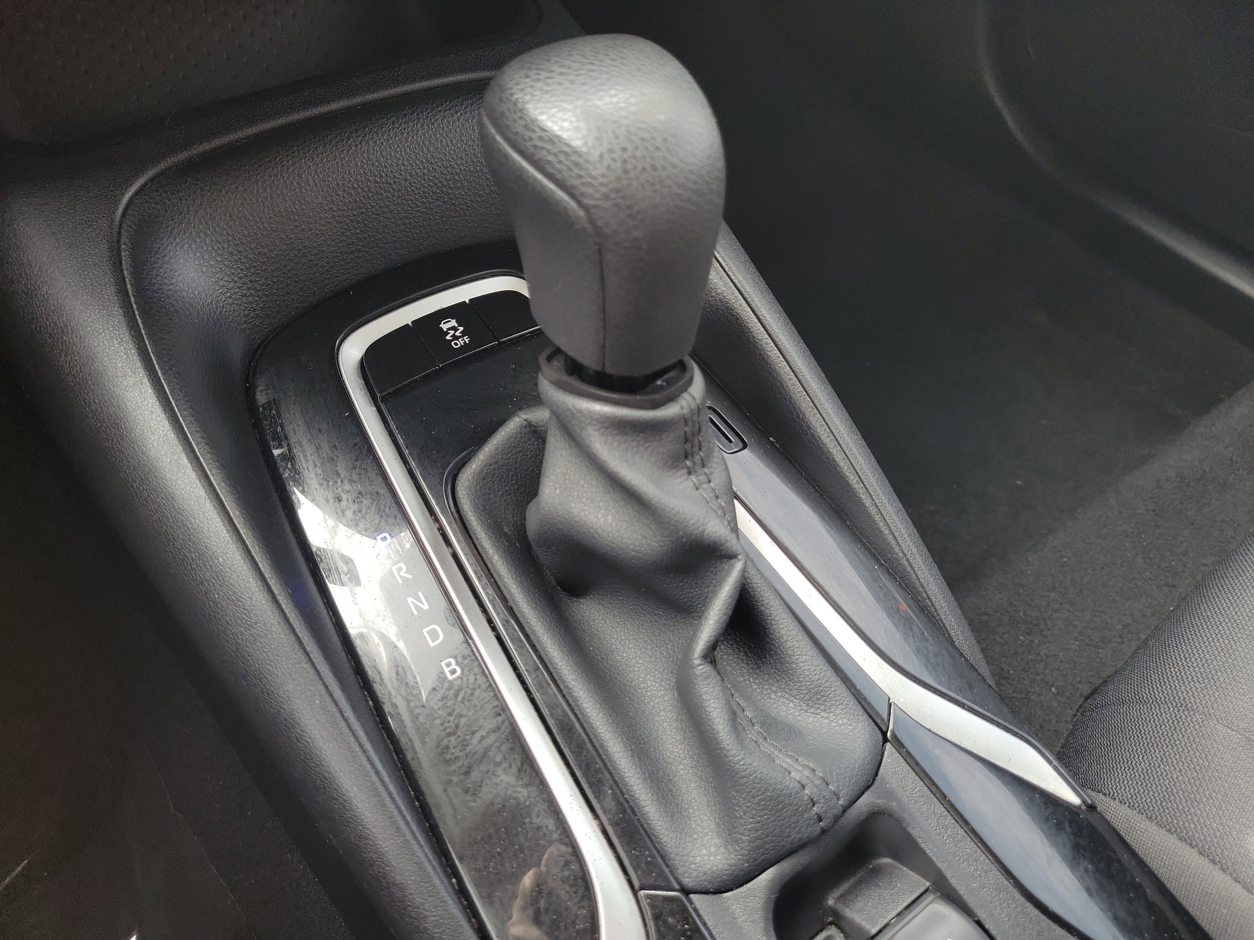 Used 2020 Classic Silver Metallic Toyota LE image 29