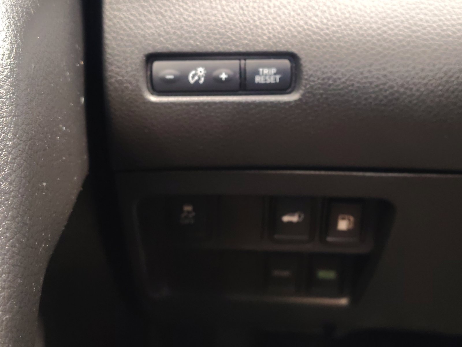 Used 2018 Brilliant Silver Nissan SV image 25