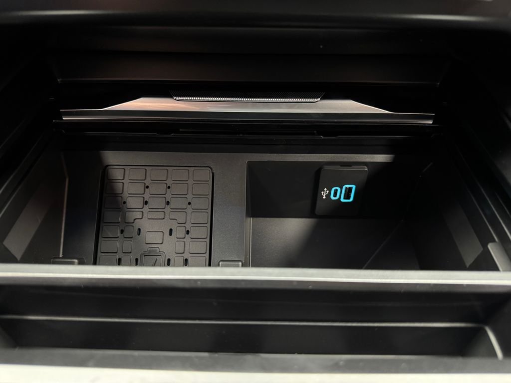 New 2026 Black Ford Platinum image 20