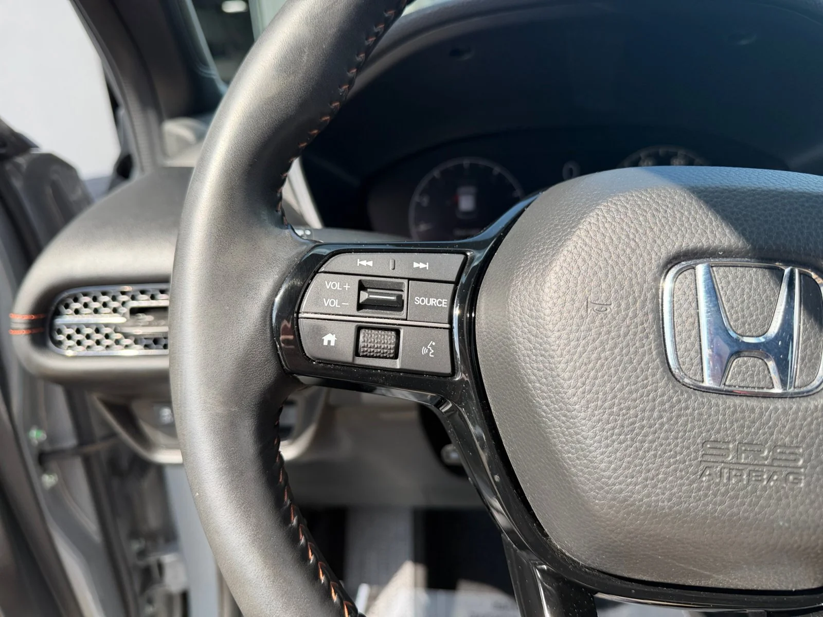 Certified Used 2025 Urban Gray Pearl Honda Sport image 11