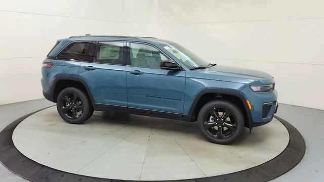 New 2026 Steel Blue Exterior Paint Jeep Limited image 13