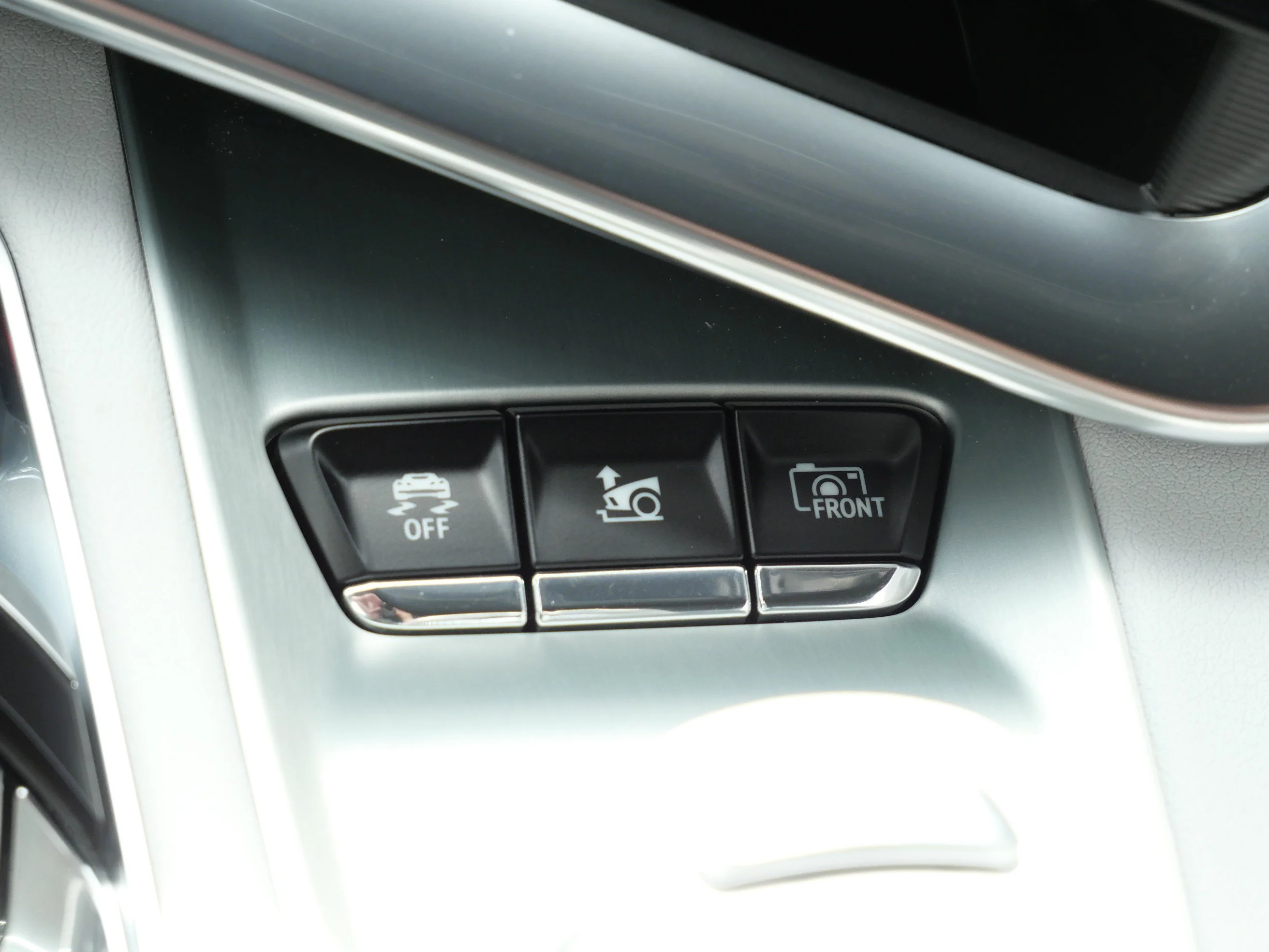 Used 2023 Arctic White Chevrolet 2LT image 20
