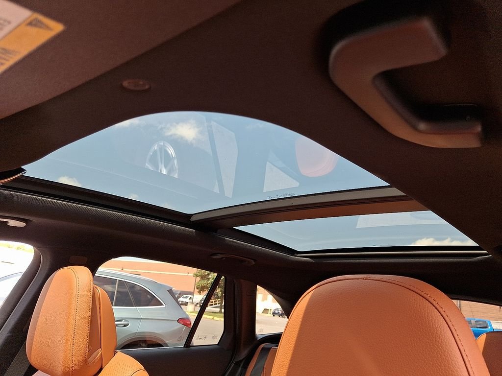 New 2027 Obsidian Black Metallic Mercedes-Benz GLC 300 image 10