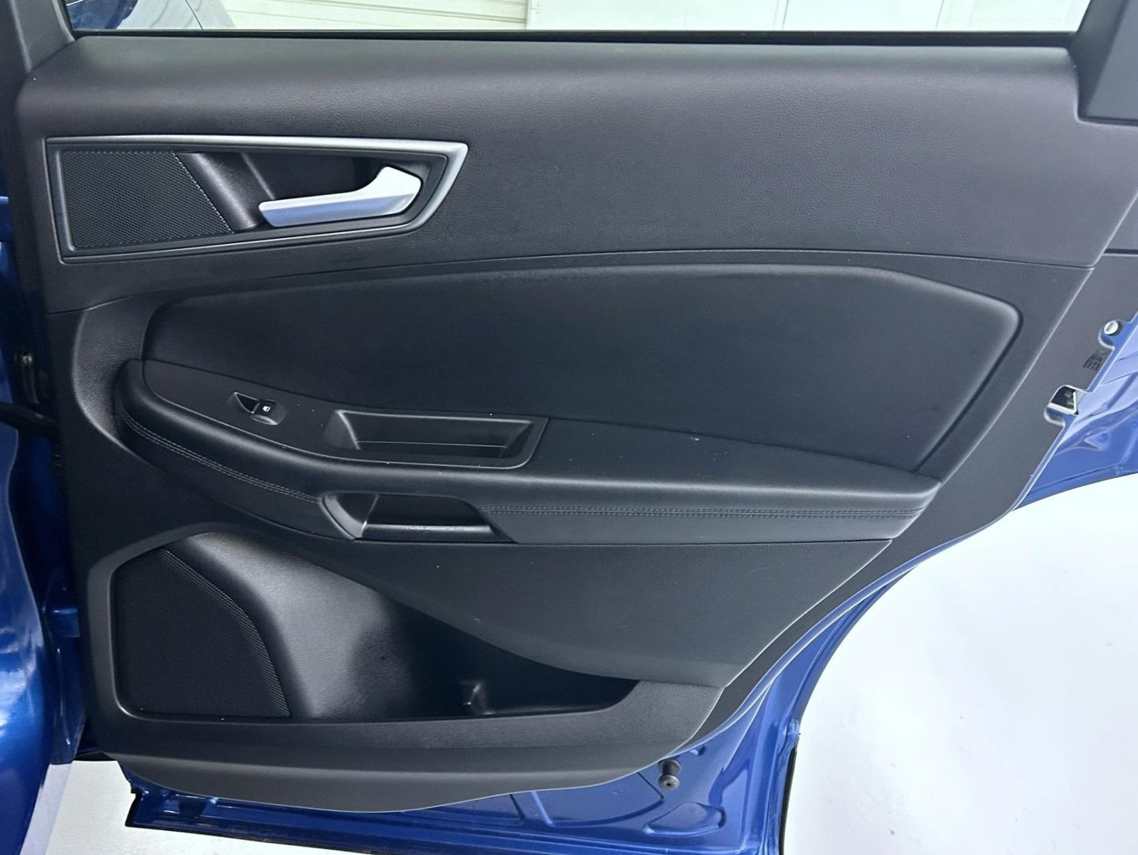 Used 2024 Blue Metallic Ford SE image 17