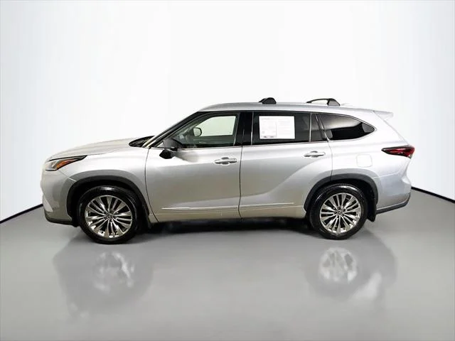 Certified Used 2025 CELESTIAL SILVER Toyota  image 4