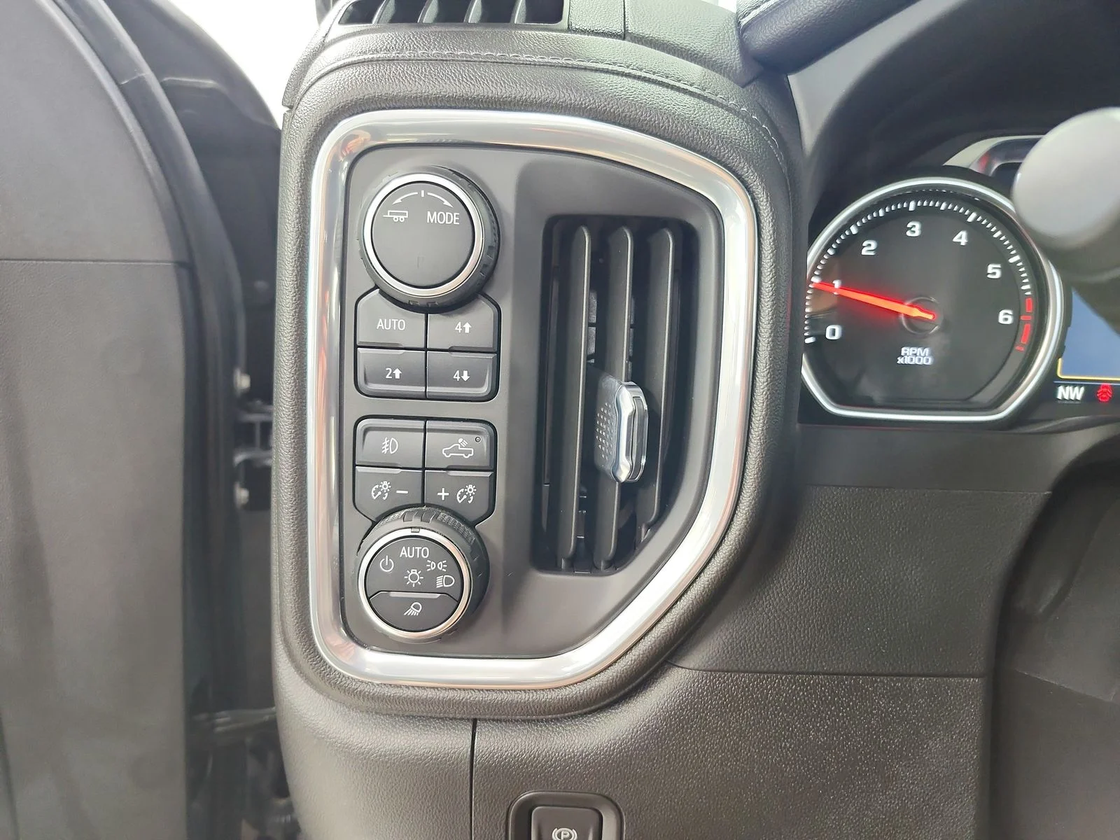 Used 2022 Gray Chevrolet High Country image 27