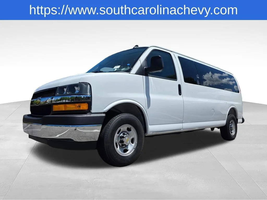 Used 2025 Summit White Chevrolet 1LT image 34