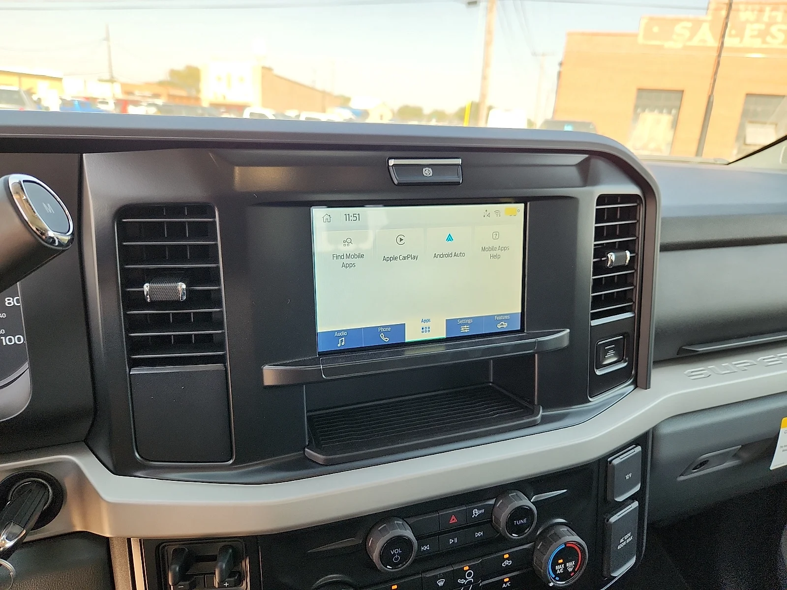 New 2027 Oxford White Ford XLT image 24