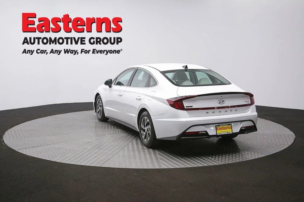 Used 2021 White Hyundai Blue image 61