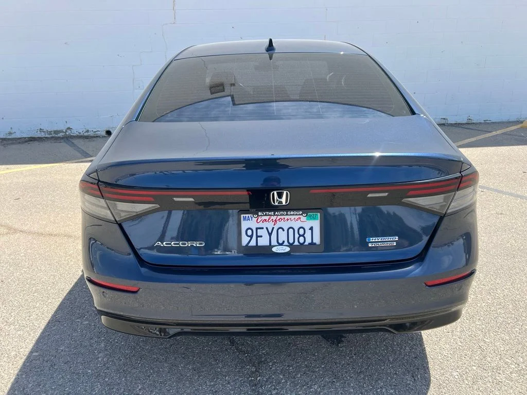 Used 2023 Meteorite Gray Metallic Honda Touring image 5