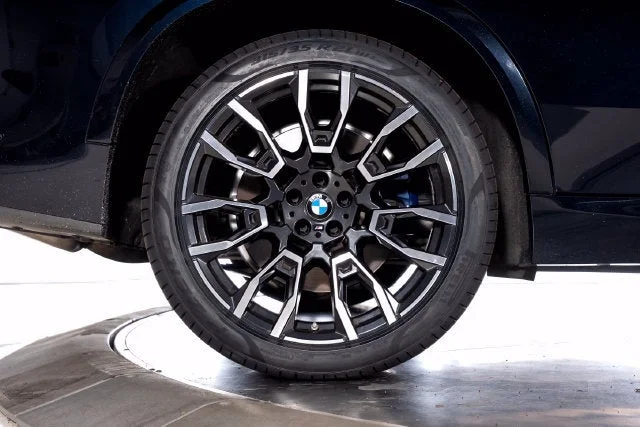 Used 2024 Carbon Black Metallic BMW M60i image 15