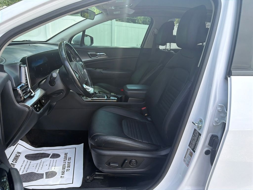 Used 2023 White Kia SX-Prestige image 10