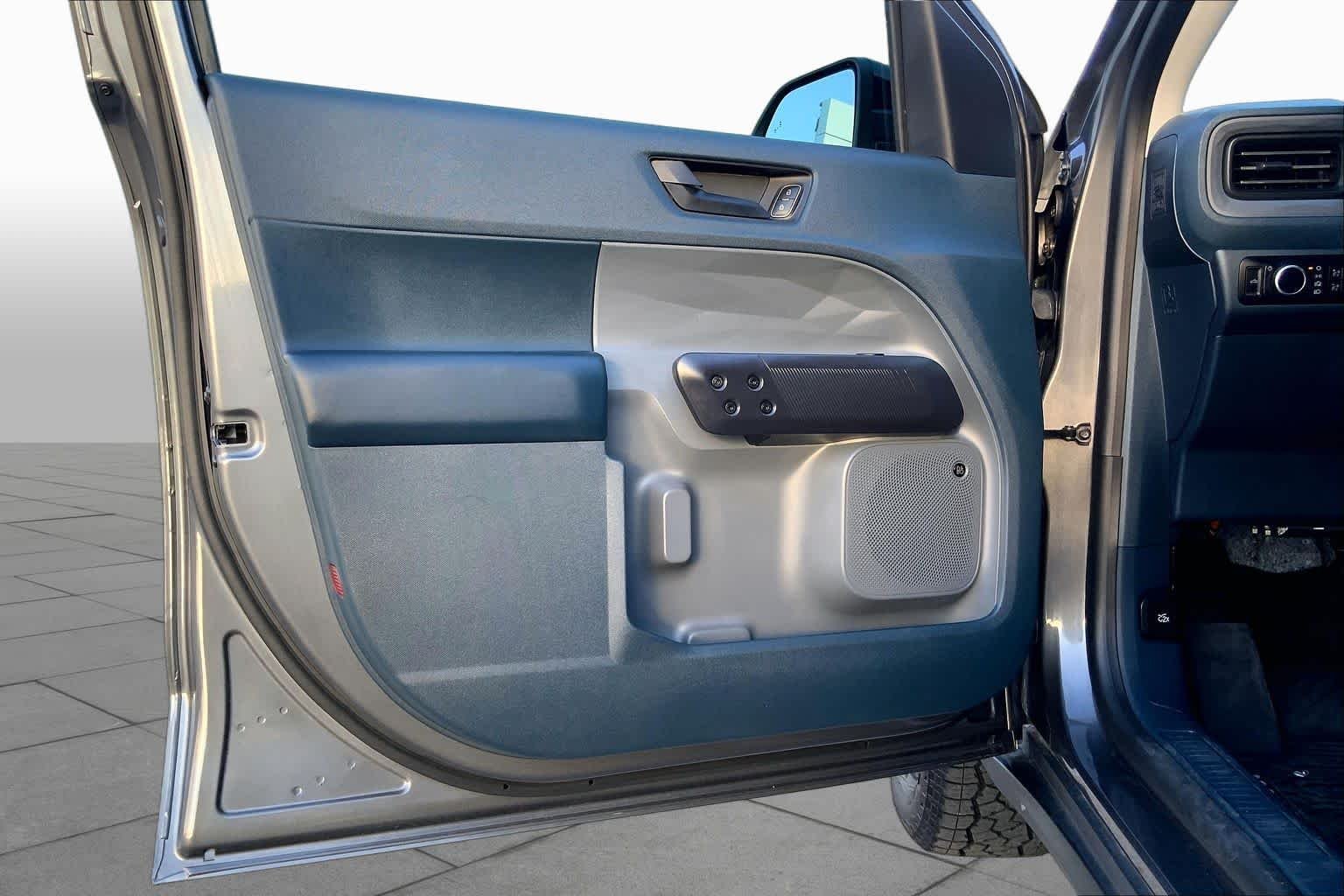 Used 2024 Carbonized Gray Metallic Ford LARIAT Advanced image 22