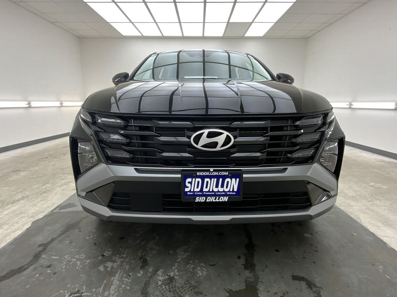 New 2026 Phantom Black Hyundai SE AWD image 3