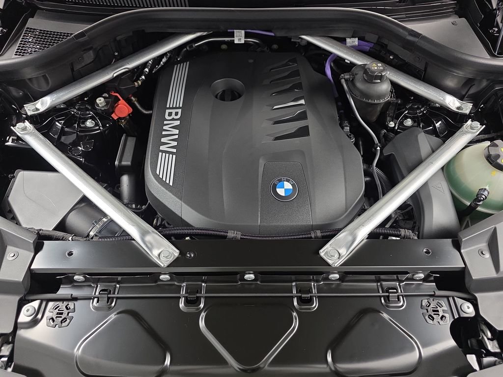 New 2026 Black Sapphire Metallic BMW xDrive40i image 30