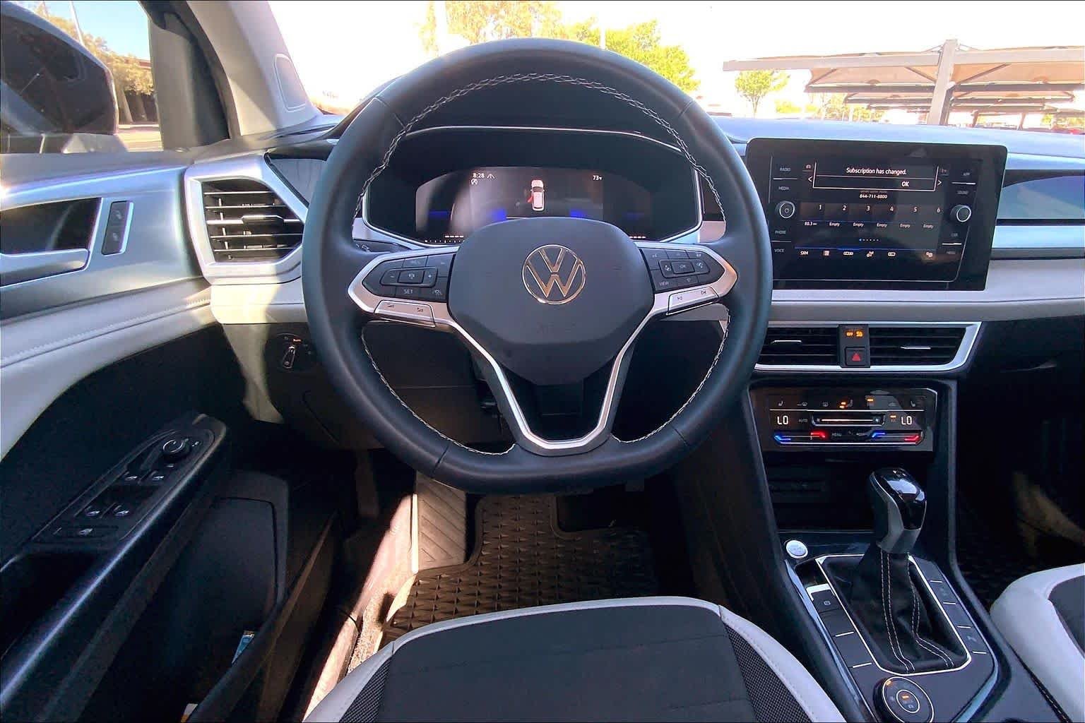 Used 2025 Deep Black Pearl Volkswagen SE image 6