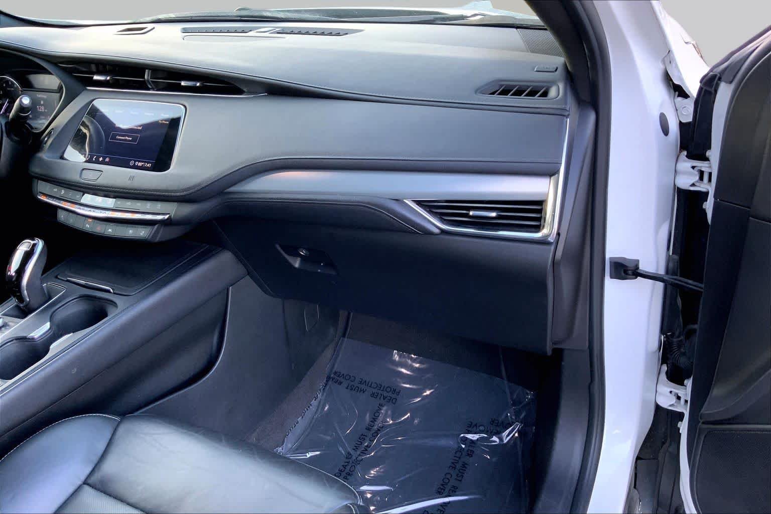 Used 2020 Crystal White Tricoat Cadillac AWD Premium Luxury image 18