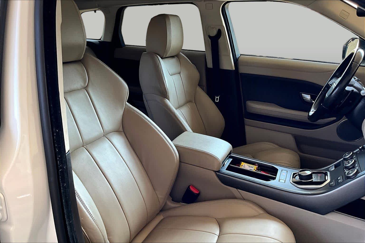 Used 2018 Fuji White Land Rover SE image 9