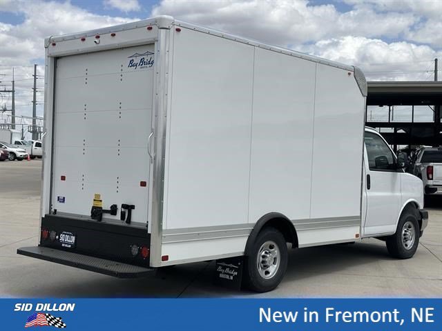 New 2025 Summit White Chevrolet 1WT image 9