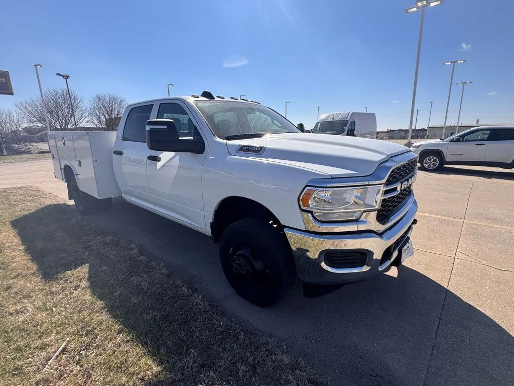 2024 RAM 3500 Tradesman 4X4 Crew Cab's photo