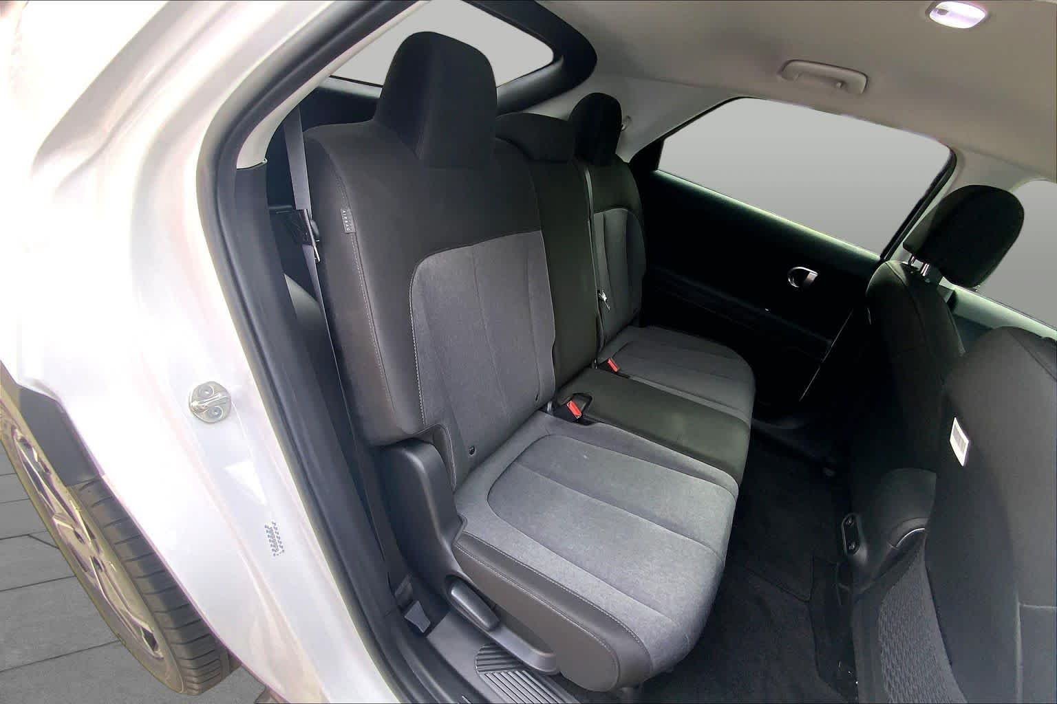 Used 2024 Atlas White Hyundai SEL image 19