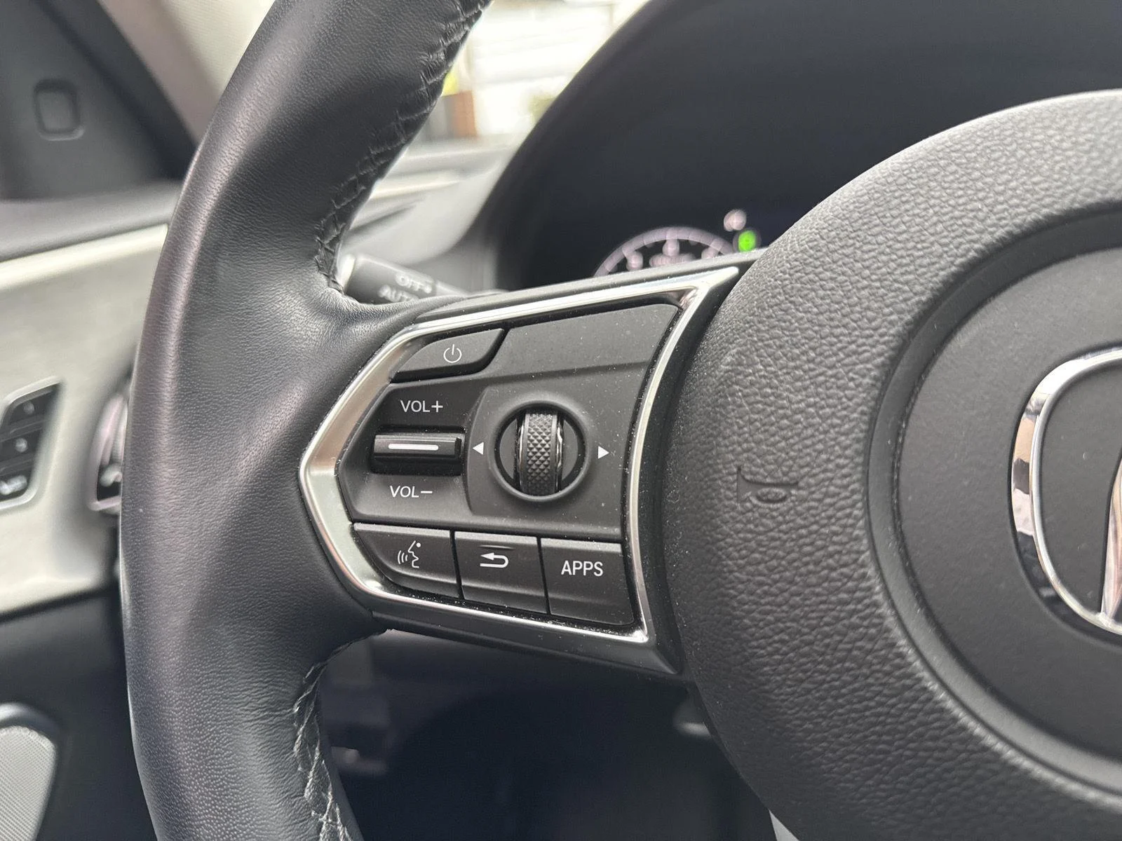 Used 2023 Platinum White Pearl Acura SH-AWD w/Tech image 16