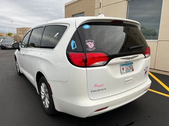 Used 2017 White Chrysler Touring image 3