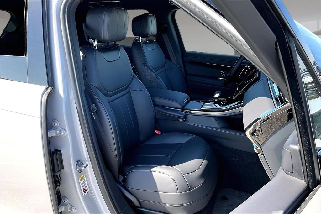 New 2026 BORASCO GREY Land Rover Dynamic SE image 11