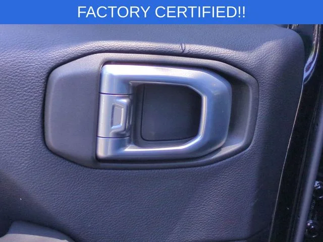 Used 2022 Black Jeep Unlimited Sahara Altitude image 27