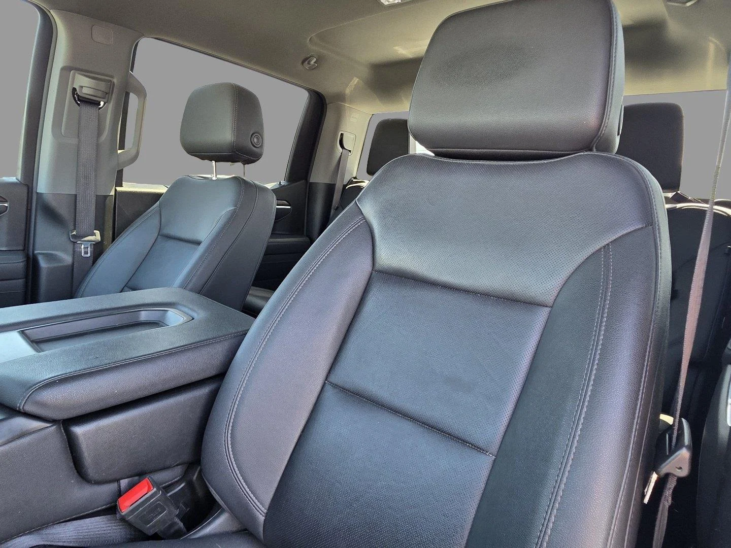 Used 2025 Summit White GMC SLT image 20