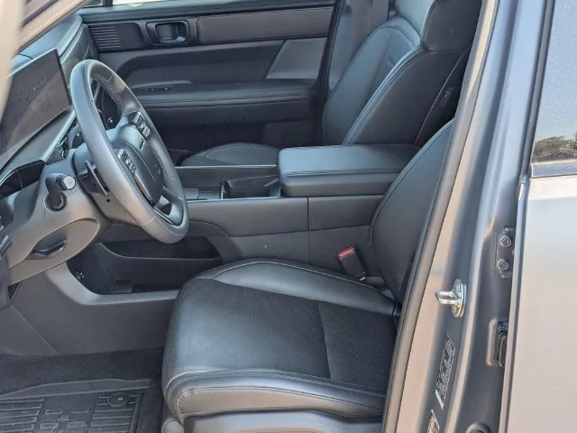 Used 2025 Gray Hyundai Calligraphy image 13